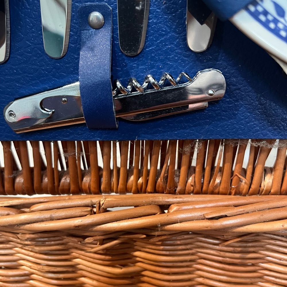 Brookes Baskets Vintage Wicker Picnic Basket-Made in England Set of 4 Plates etc - Picture 11 of 13